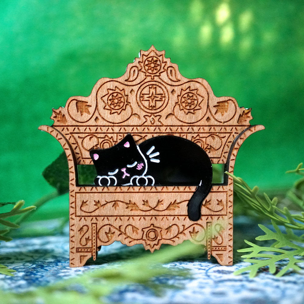 Chill Cat Brooch - Lost Kiwi Designs