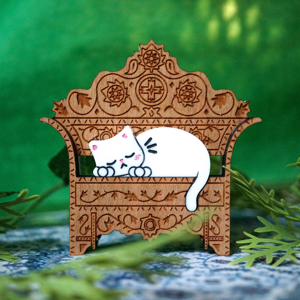 Chill Cat Brooch - Lost Kiwi Designs