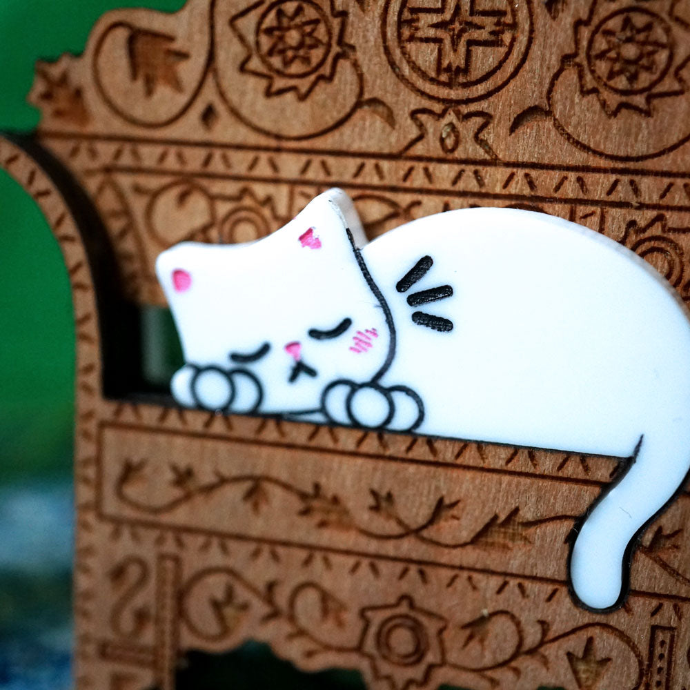 Chill Cat Brooch - Lost Kiwi Designs