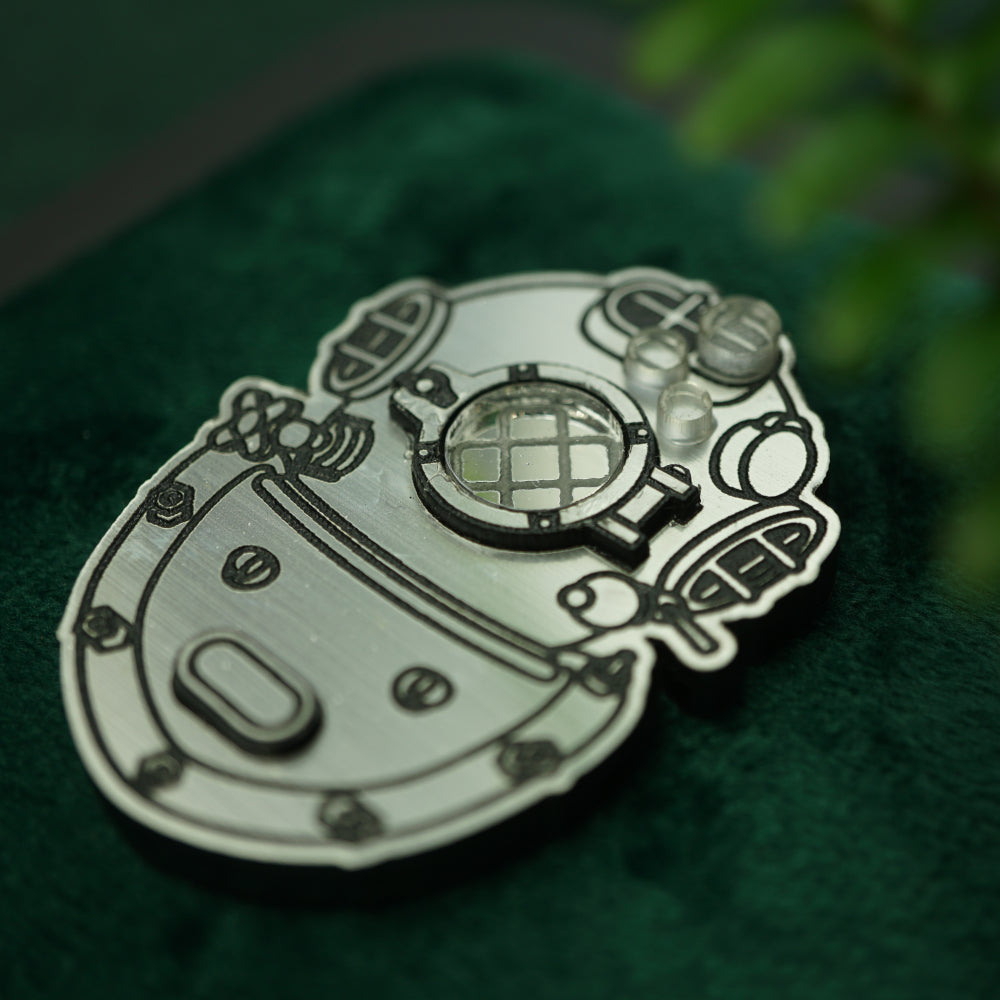 Diver Brooch - Lost Kiwi Designs