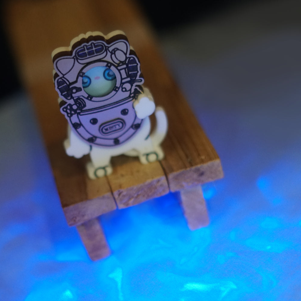 Brave Diver Misty Brooch